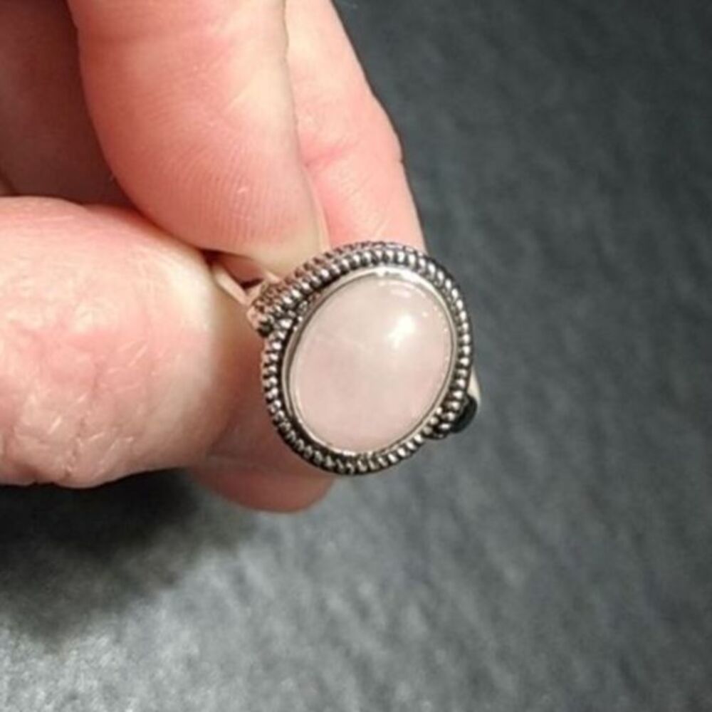 Silver tone rose quartz ring Size 6 - Picture 2 of 8